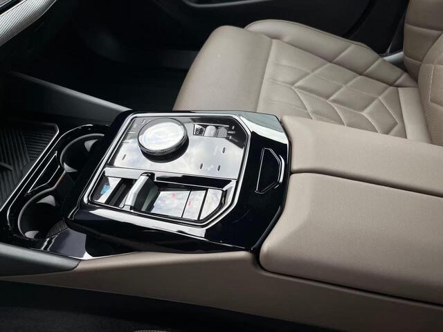 BMW i5 Touring eDrive40 M Sport Edition 84 kWh / Bowers&Wilkins / HUD / ACC