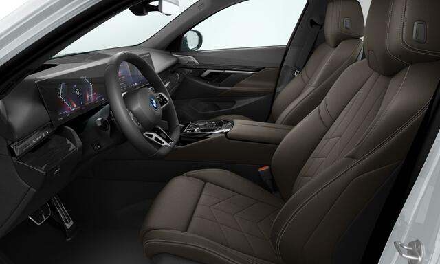 BMW i5 Touring eDrive40 84 kWh | M-Sport | 19" | CoPilot | Panoramadak | Trekhaak | Ventilatiestoelen | Bowers & Wilkins