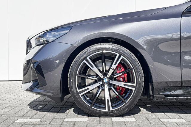 BMW i5 Sedan eDrive40 M Sport Edition | Panoramadak | Innovation Pack |