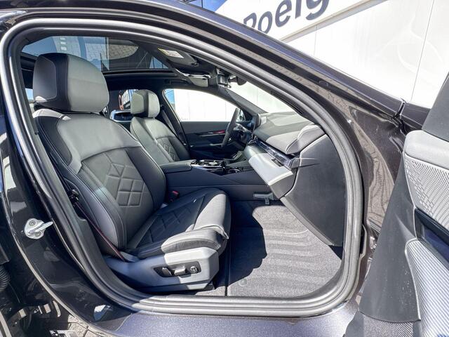 BMW i5 Sedan eDrive40 M Sport Edition | Panoramadak | Innovation Pack |