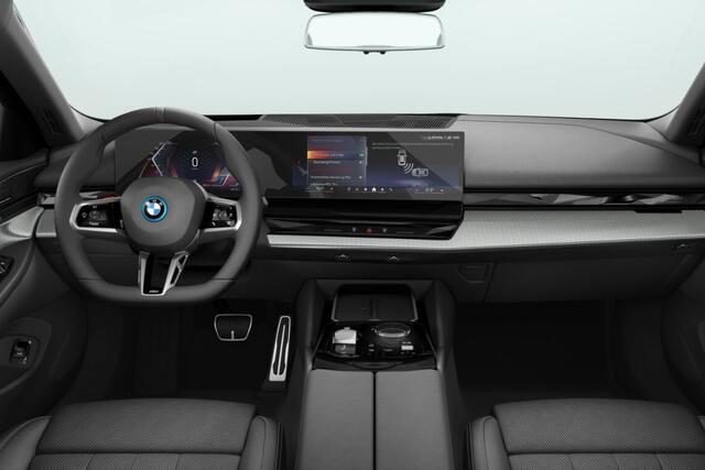 BMW i5 Sedan eDrive40 M Sport Edition 84 kWh | M Sportpakket Pro | Innovation Pack | Travel Pack | Comfort Pack