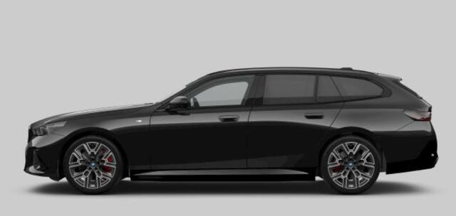 BMW i5 Touring eDrive40 M Sport Pro - Panoramadak - Parking/Driving Assistant Professional - Head up - Stoelverwarming voor/achter - Stoelventilatie - Harman Kardon - Comfort Access - Getinte Ruiten -