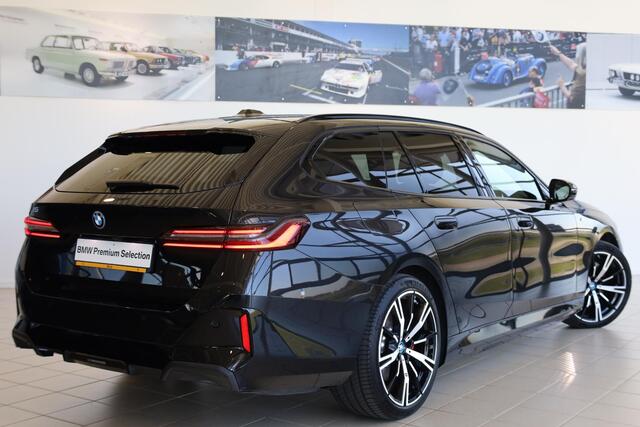 BMW i5 Touring eDrive40 | M Sportpakket Pro | Comfortstoelen | Bowers & Wilkins Sound System | Driving Assistant Professional | Elektr. Trekhaak