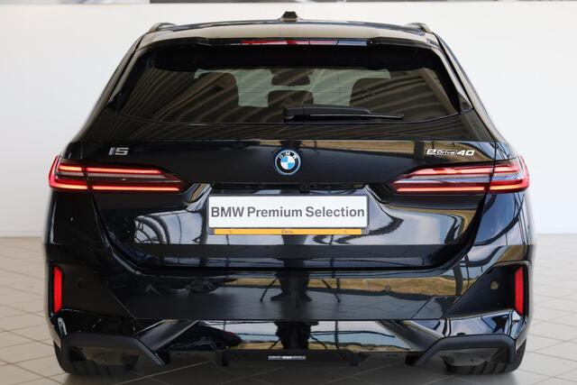 BMW i5 Touring eDrive40 | M Sport Pro | Panoramadak | Driving Assistant | Comfort Access | Trekhaak