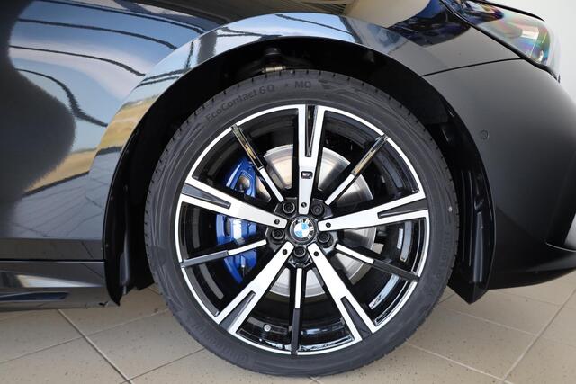 BMW i5 Touring eDrive40 | M Sport Pro | Panoramadak | Driving Assistant | Comfort Access | Trekhaak