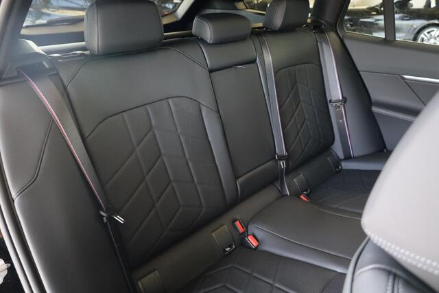 BMW i5 Touring eDrive40 | M Sport Pro | Panoramadak | Driving Assistant | Comfort Access | Trekhaak