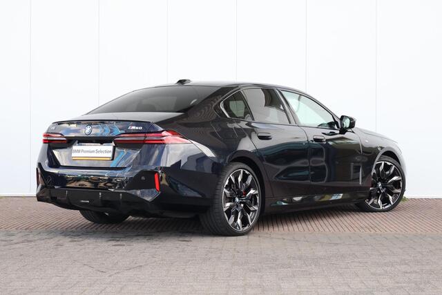 BMW i5 M60 xDrive 84 kWh | SoH 100% | M-Sportpakket Pro | Bowers & Wilkins | Panorama Dak | Driving Assistant Professional | 21" LMV - Stoelventilatie |