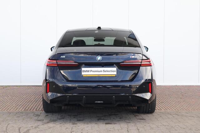 BMW i5 M60 xDrive 84 kWh | SoH 100% | M-Sportpakket Pro | Bowers & Wilkins | Panorama Dak | Driving Assistant Professional | 21" LMV - Stoelventilatie |