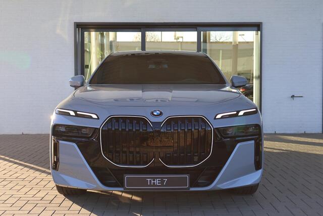 BMW i7 eDrive50 Privilege Edition M Sportpakket Pro | Executive Edition | Innovation Pack | Sky Lounge | Iconic Glow