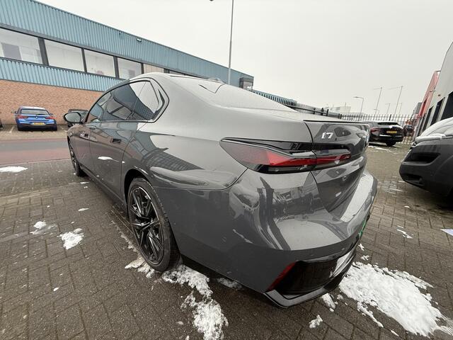 BMW i7 eDrive50 106 kWh M PAKKET, LEDER 4X MASSAGE 4X VENTILATIE, 21" VELGEN