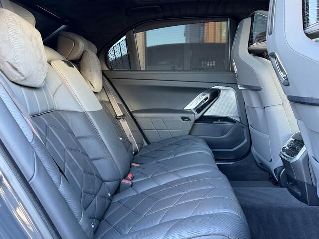 BMW i7 xDrive60 M-sport | DravitGrau | Massage V+A | Bowers&Wilkens |