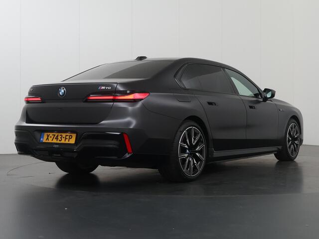 BMW i7 M70 xDrive 106 kWh | SOH 97% | M-Pakket | Iconic Glow | Sky Lounge | Travel En Comfort Systeem | Bowers & Wilkins | Innovatie Pakket | Executive Pakket | Executive Lounge | Connoisseur Pakket | Airco akoestisch pakket |