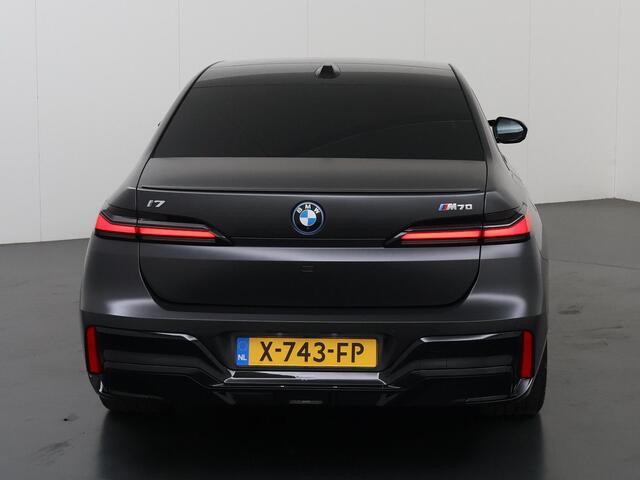 BMW i7 M70 xDrive 106 kWh | SOH 97% | M-Pakket | Iconic Glow | Sky Lounge | Travel En Comfort Systeem | Bowers & Wilkins | Innovatie Pakket | Executive Pakket | Executive Lounge | Connoisseur Pakket | Airco akoestisch pakket |