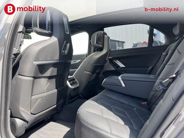 BMW i7 xDrive60 106 kWh M-Sport Pro Panoramadak NL Auto! | Bowers&Wilkins | Driving Assistand Professional | Stoel/ stuurverwarming | 360 Camera | Head-Up Display