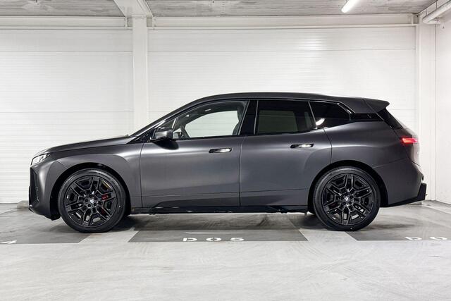 BMW iX xDrive60 | M-Sport Pro | Innovation Pack | Comfort Pack | Driving Assistant Professional | Parking Assistant Professional | Bowers&Wilkins | Sky Lounge | Soft-Close | Comfort Access | Trekhaak
