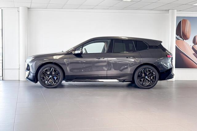 BMW iX xDrive40 High Executive 77 kWh | M Sport | Sky Lounge | Stoelventilatie | Harman Kardon | Trekhaak |