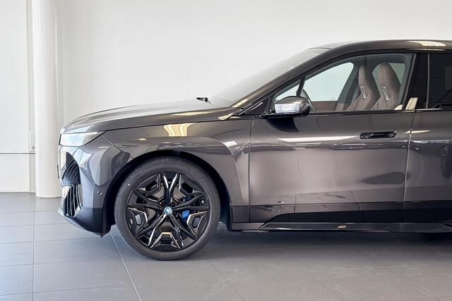BMW iX xDrive40 High Executive 77 kWh | M Sport | Sky Lounge | Stoelventilatie | Harman Kardon | Trekhaak |