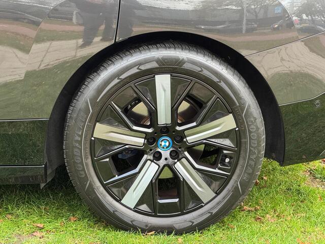 BMW iX xDrive40 Executive 77 kWh NL-Auto