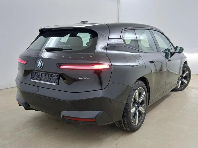 BMW iX xDrive40 | Sportpakket | 21" | Driving Assistant Plus | Flexible Fast Charger 2.0