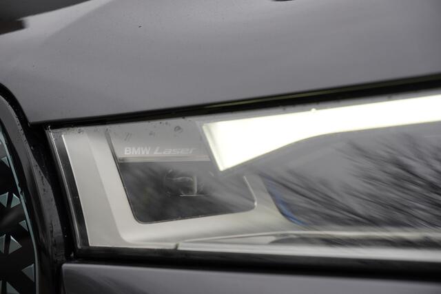 BMW iX xDrive40 Excellence 77 kWh / Massage / Glasdak / Dealerond / Trekhaak