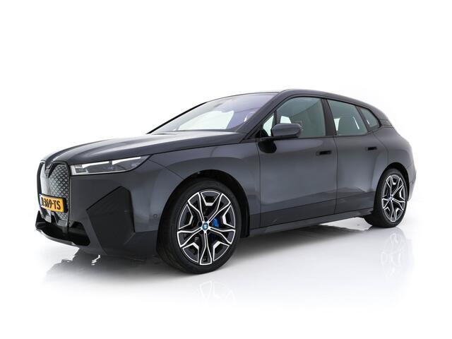 BMW iX xDrive40 High Executive 77 kWh (SOH-100%) AUT. *PANO | HEAD-UP | HARMAN/KARDON | SOFT-CLOSE | DAB+ | DIGI-COCKPIT | HEATED-COMFORTSEATS | FULL-LED | CARPLAY | ...