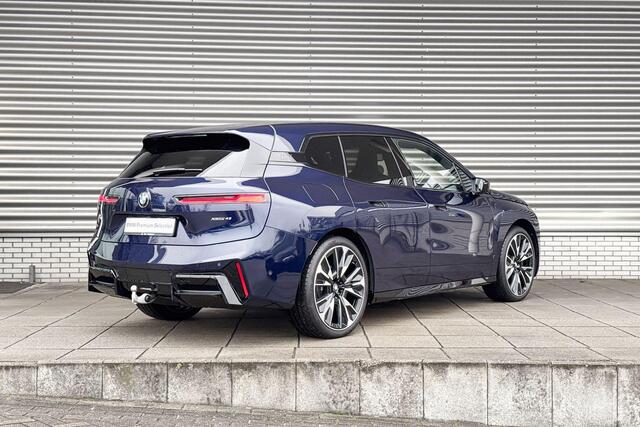 BMW iX xDrive45 101 kWh