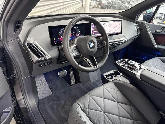 BMW iX xDrive45 101 kWh