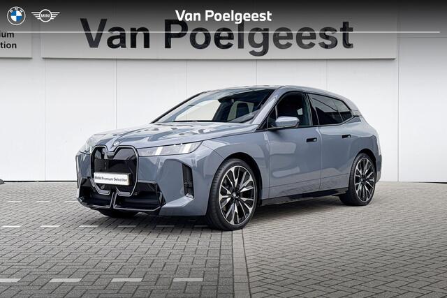 BMW iX xDrive45 101 kWh Trekhaak | Innovation Pack | M Sport |