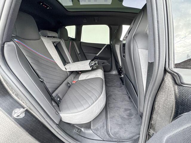 BMW iX xDrive45 101 kWh Trekhaak | Innovation Pack | M Sport |