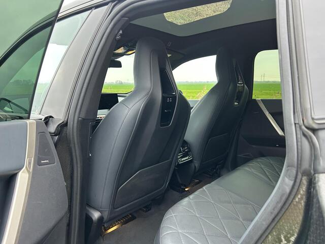 BMW iX xDrive40 High Executive 77 kWh Sportpakket / Panorama dak / SOH 99,3