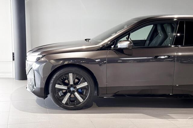 BMW iX xDrive40 High Executive | M Sport | Skylounge | Soft-close | Harman Kardon | Stoelventilatie |