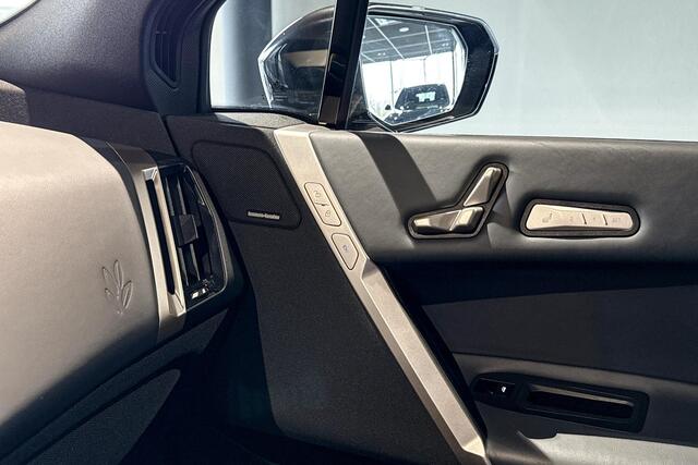 BMW iX xDrive40 High Executive | M Sport | Skylounge | Soft-close | Harman Kardon | Stoelventilatie |