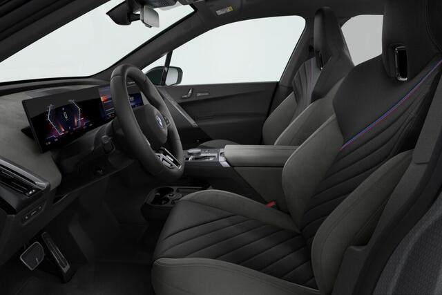 BMW iX xDrive60 112 kWh | M Sportpakket Pro | Comfort Pack | Innovation Pack | Trekhaak