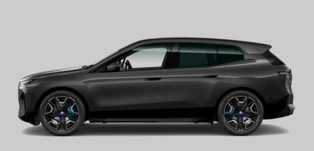 BMW iX xDrive50 High Executive 112 kWh Sportpakket - Trekhaak - Panoramadak - Multifunctionele stoelen - Stoelventilatie - BMW Laserlight - Driving/Parking Assistant Professional - Harman Kardon -