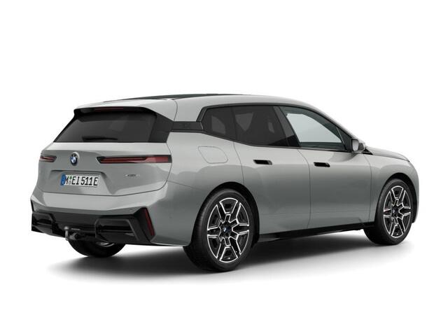 BMW iX xDrive45 | M Sportpakket Pro | Comfort Pakket | Innovation Pack | Soft-close | Panoramadak | Trekhaak