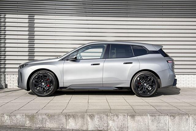 BMW iX xDrive60 112 kWh