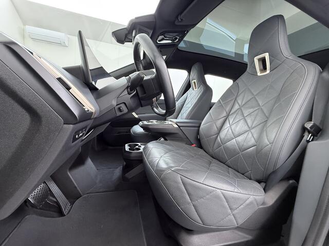 BMW iX xDrive40 326pk Soh 100% Leer-Suite+Massage+Ventilatie PanoDak Laser-LED 22"lm Wegklapb.-Trekhaak Soft-Close-aut. Adaptive-Cruise+Stop&Go Active-Live-Cockpit-Pro Park-Assist-Plus PDC-a+v Harman-Kardon 360Camera+Binnen-Camera Stoelventilatie-Active High Exe