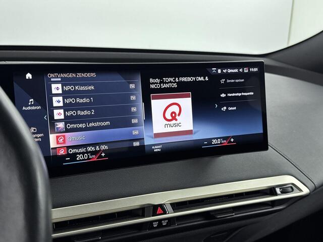 BMW iX xDrive50 Executive 112 kWh | M Sportpakket | Comfort Access pakket | Live Cockpit Professional | Parking Assistant Plus | airco automatisch | airco separaat achter | Apple Carplay/Android Auto | lederen bekleding | navigatiesysteem full map | voorstoelen 