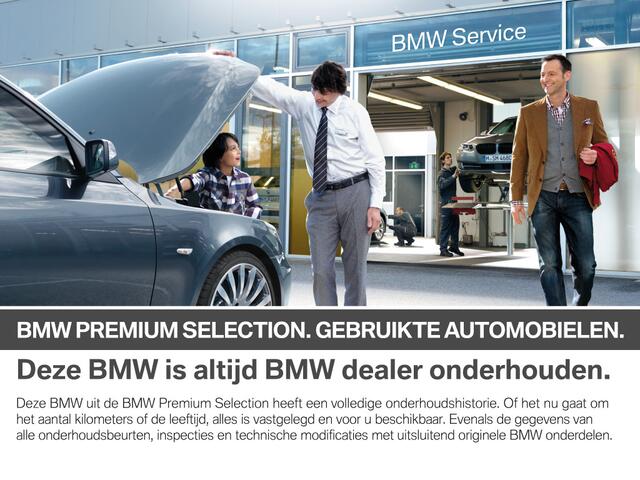 BMW iX1 eDrive20 | M-Sport | 18'' | Panorama | Getint Glas | M Adaptief onderstel