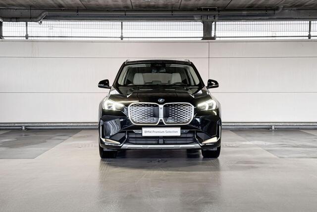 BMW iX1 eDrive20 67 kWh | xLine | Actiefstoelen voor