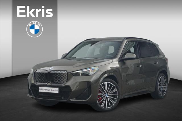 BMW iX1 eDrive20 M Sport Pro / Individual / Panorama Dak / Trekhaak / Comfort Acces / Harman Kardon / Innovation / Driving Assistant Professional