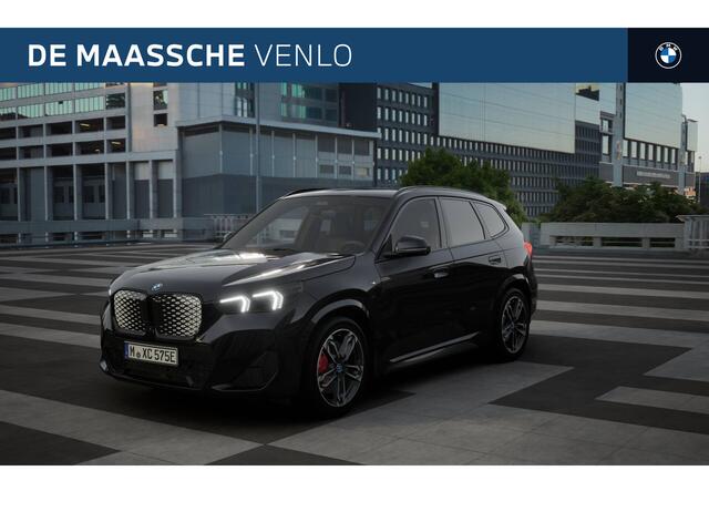 BMW iX1 eDrive20 M Sport / Trekhaak / Sportstoelen / Achteruitrijcamera / M Adaptief onderstel / Adaptieve LED / Comfort Access / Parking Assistant