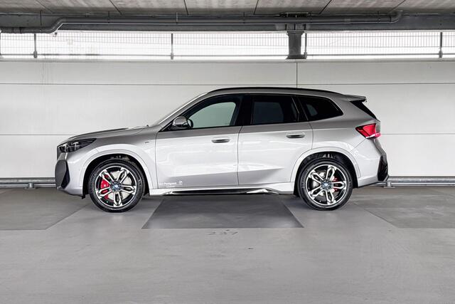 BMW iX1 eDrive20 67 kWh | M Sportpakket Pro