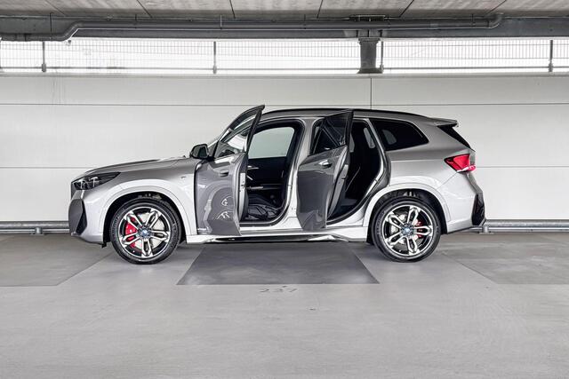 BMW iX1 eDrive20 67 kWh | M Sportpakket Pro