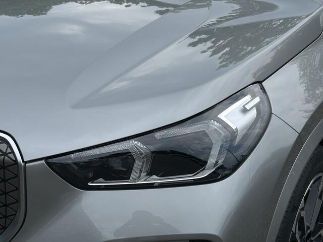 BMW iX1 eDrive20 | M-Sport | 19'' | Panorama. | Stoelverw. | Comf. Acc. | Adapt. LED | Camera