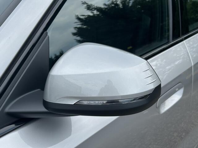 BMW iX1 eDrive20 | M-Sport | 19'' | Panorama. | Stoelverw. | Comf. Acc. | Adapt. LED | Camera