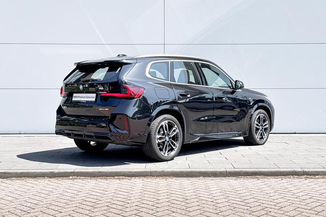 BMW iX1 xDrive30 67 kWh | Selections 500