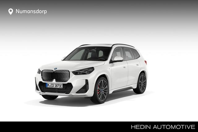 BMW iX1 eDrive20 | M-Sport Pro | 20'' | Panorama. | Harman/Kardon | Trekhaak | Stuur + stoelverw. | Driv. Ass. | Comf. Acc.
