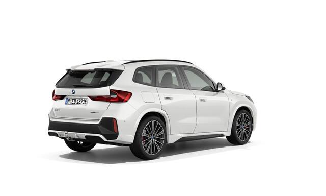 BMW iX1 eDrive20 | M-Sport Pro | 20'' | Panorama. | Harman/Kardon | Trekhaak | Stuur + stoelverw. | Driv. Ass. | Comf. Acc.