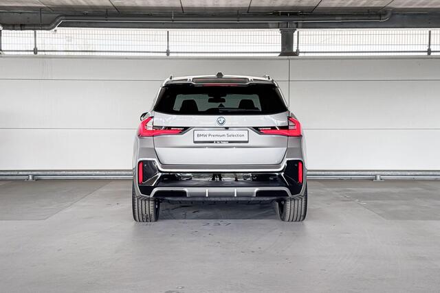 BMW iX1 eDrive20 67 kWh M Sport Edition | M Sportpakket Pro | Actiefstoelen voor